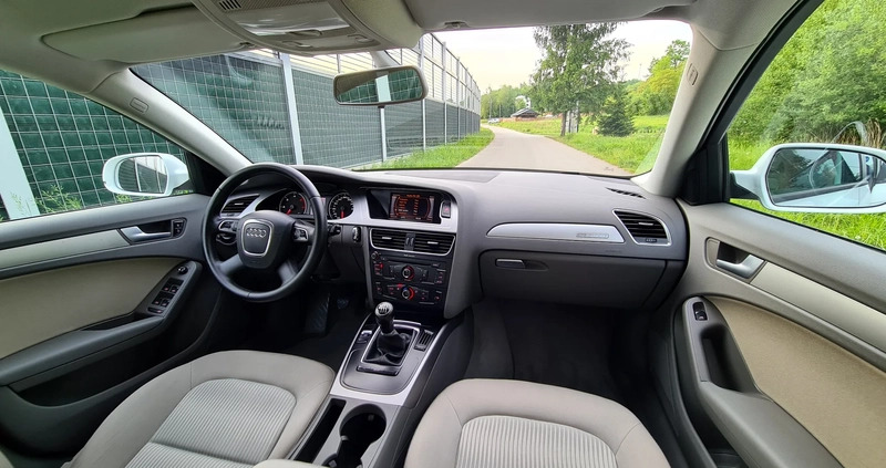 Audi A4 cena 36000 przebieg: 246500, rok produkcji 2011 z Trzciel małe 704